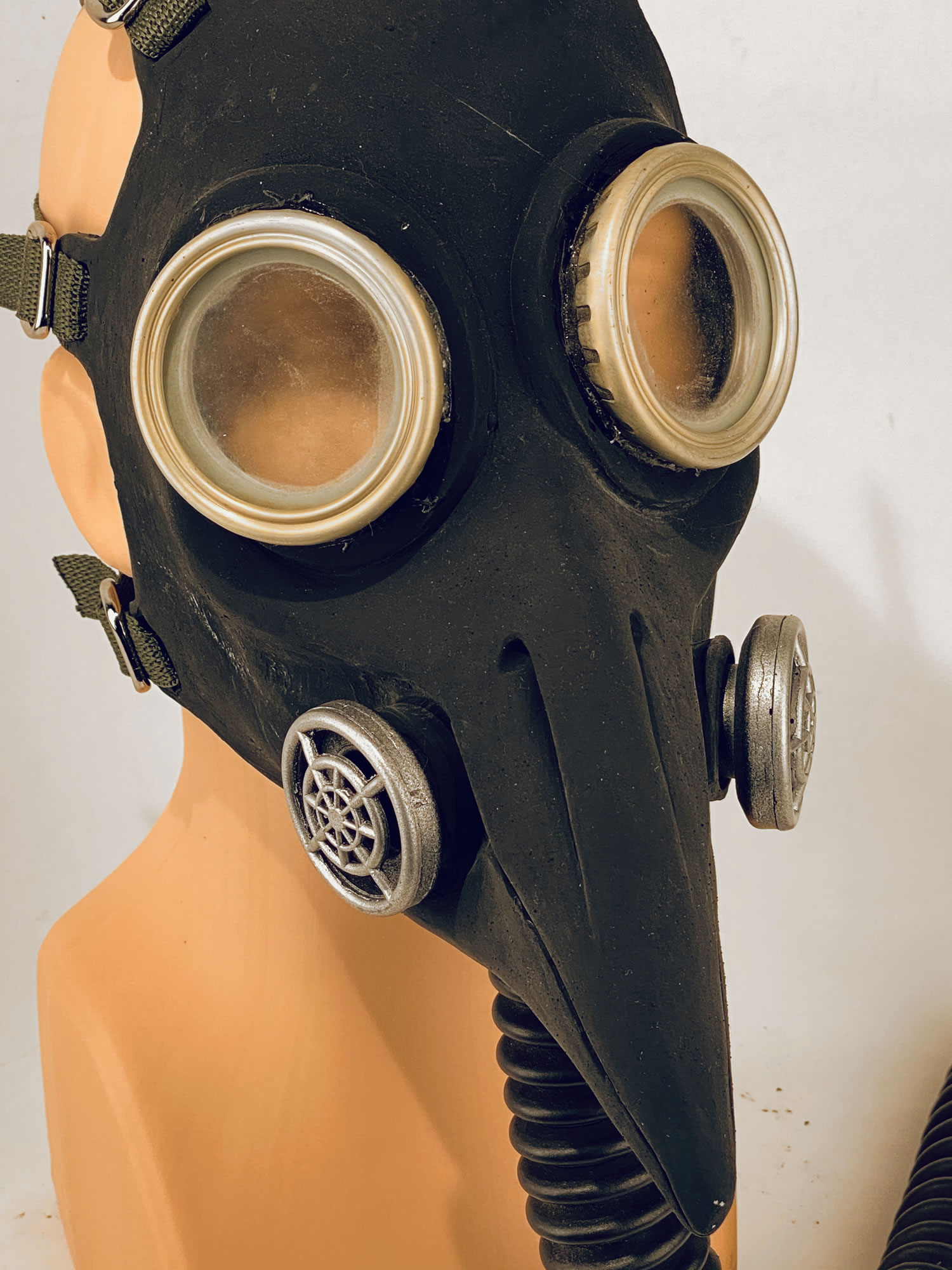 Plague Doctor – Gas Mask